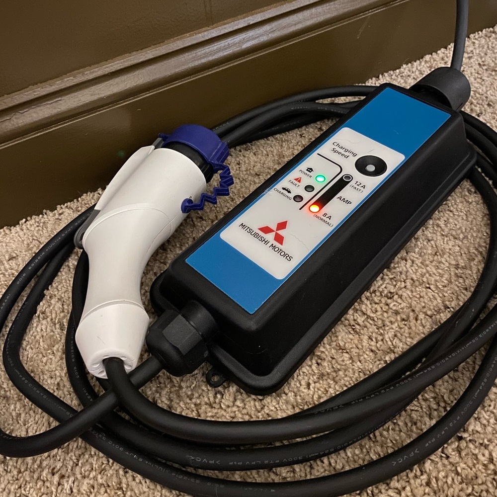 Mitsubishi Outlander PHEV Mobile Charger